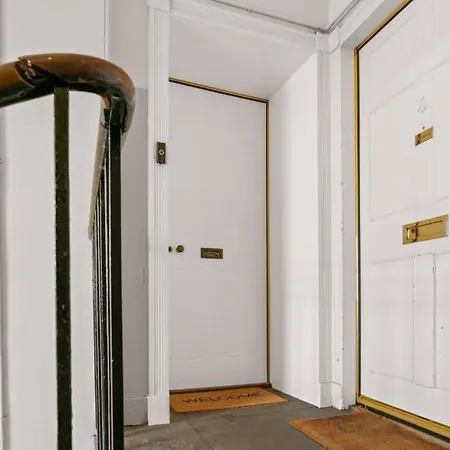 1 Bedroom With Sleeps 3 Apartment *