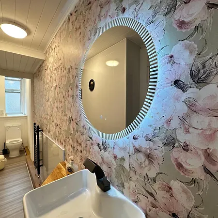 Elegant One Bedroom Apartment Edinburgh