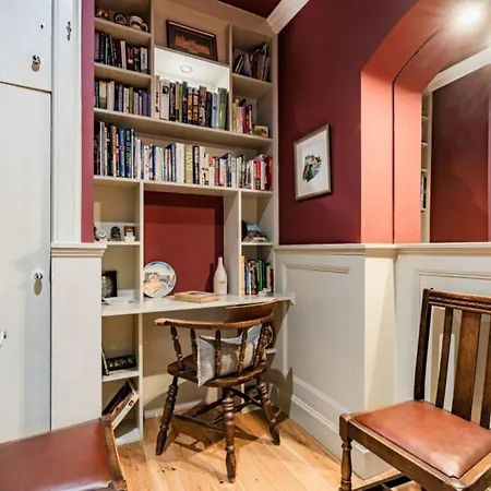 Old Town Castle Views 2-bedroom Near Castle * Edinburgh