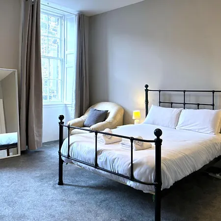 Apartment Centre Flat On Hanover Street *