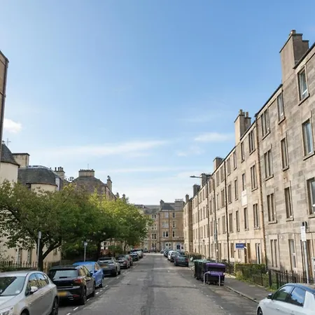 Haymarket 1 Bedroom Apartment *