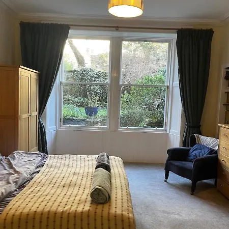 Peaceful Oasis In Edinburgh