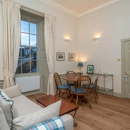 Charming Georgian Flat In The Heart Of - Pass The Keys Edinburgh