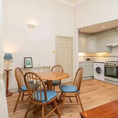 Charming Georgian Flat In The Heart Of - Pass The Keys Apartment Edinburgh