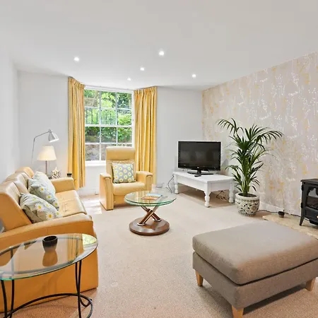 Apartment Spacious 2 Double Bedroomed With Its Own Private Garden Princes Street 10 Minute Walk Edinburgh