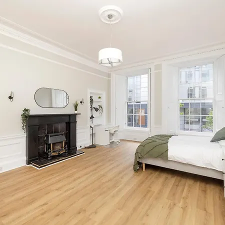 Apartment 6-bedroom In The Heart Of West End Edinburgh