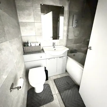 Old Town - Superfast Wifi - 3br Sleeps 7 *