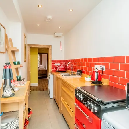 Apartment Georgian West End Near Haymarket - Pass The Keys *