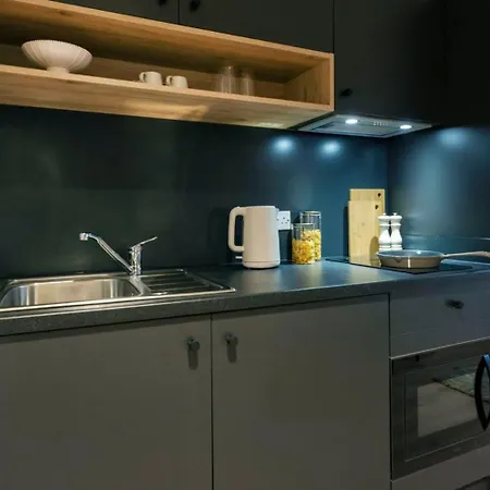 Straits Place In Apartment Edinburgh