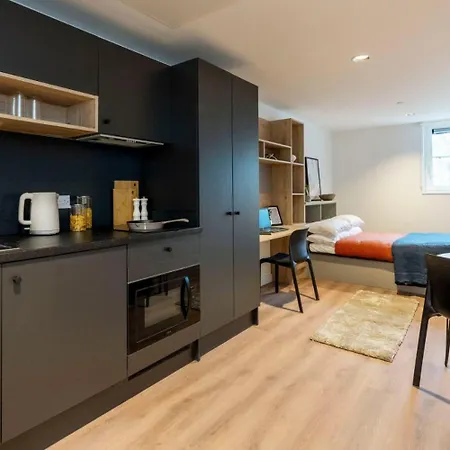 Straits Place In Apartment *