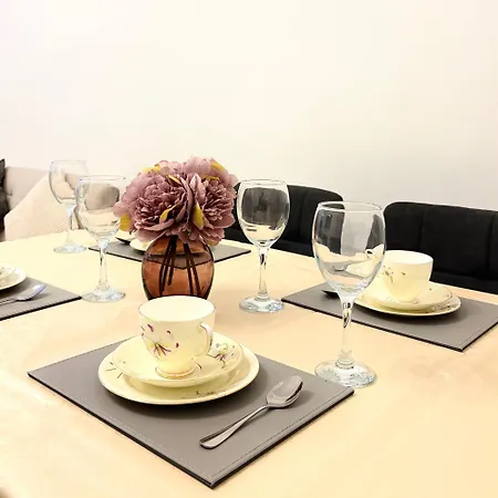 Apartment Bright 2-bed Near Haymarket - Easy Access *