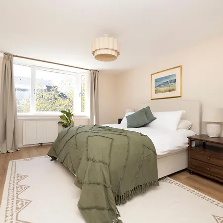Apartment Stylish 2-bedroom In Stockbridge