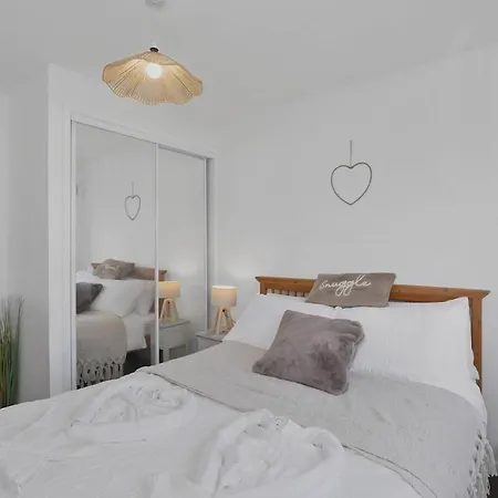 Saughton 2br Free Private Parking Near Tram Station *