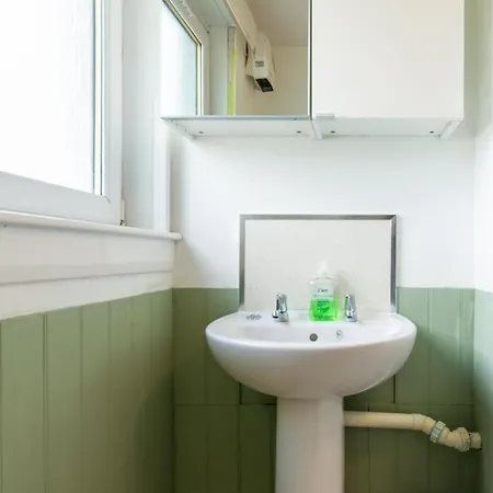 Serene 2bdr Retreat By Holyrood Park *