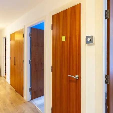 Apartamento Leafy Leith 2bdr Retreat With A Private Balcony Edimburgo