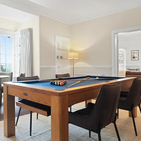 Modern Premium Penthouse Ramsay Gardens Edinburgh
