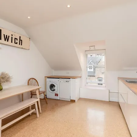 Old Town Apartment Edinburgh