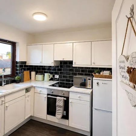 Cozy In Centre With Dedicated Parking * Edinburg