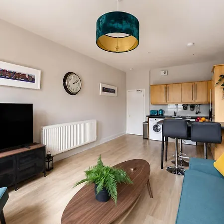 Bnbnova - 2br - West End Castle