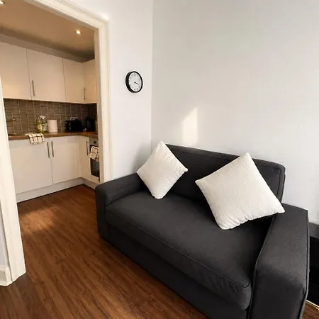 Sleeps 4 Free Parking Modernised 1 Bedroom * Edinburgh