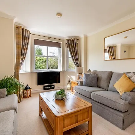 Peaceful 2-bed Craiglockhart Free Parking Apartment Edinburgh