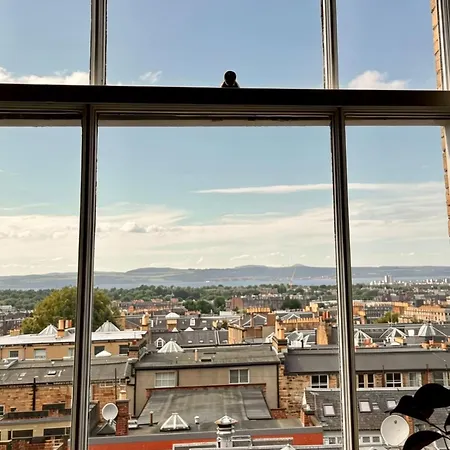 Edinburghs Location Sleeps Four Apartment Edinburgh