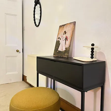 Apartment Elegant One Bedroom *