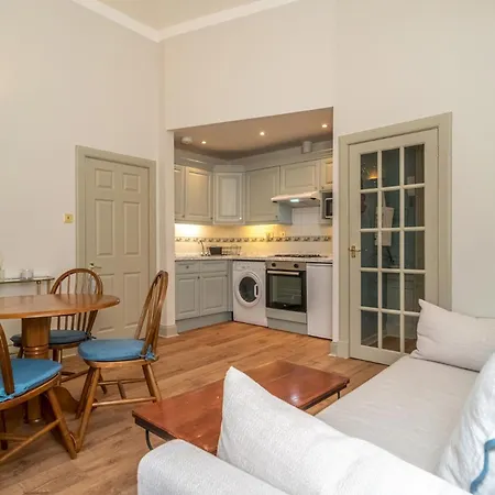 Charming Georgian Flat In The Heart Of - Pass The Keys