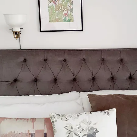 Stylish 2br- Free Parking- Heart Of Lejlighed
