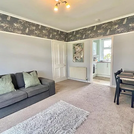 Attractive Colinton For Family Apartment Edinburgh