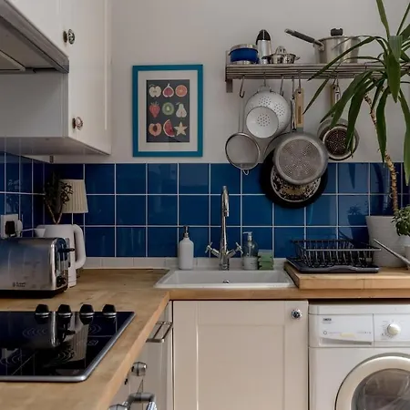 Lägenhet Characterful Old Town Flat By Waverley