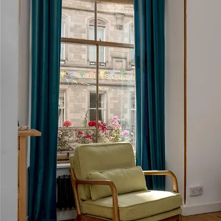 Lägenhet Characterful Old Town Flat By Waverley