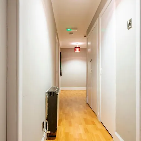 Modern New Town Flat * Edinburgh