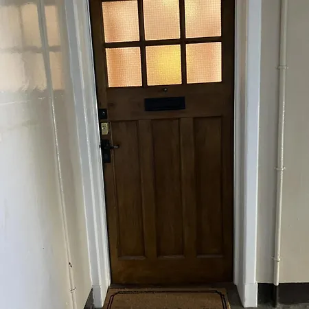 Apartment Bright 2br Gem In Old Town Location