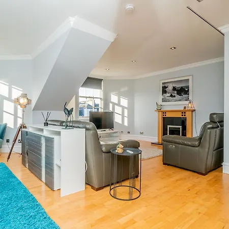 Stylish Hideaway In - Pass The Keys Apartment Edinburgh