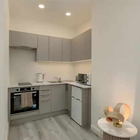 Modern Wheatfield Apartment *