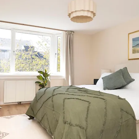 Apartment Stylish 2-bedroom In Stockbridge Edinburgh
