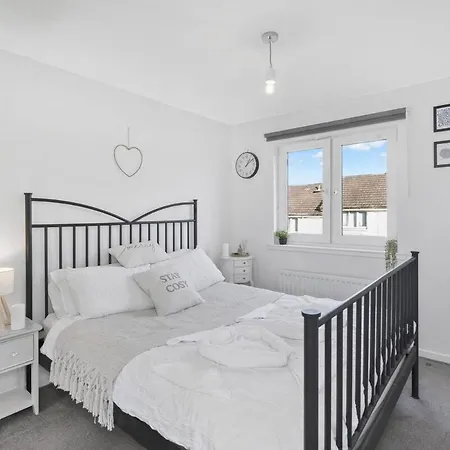 Apartment Saughton 2br Free Private Parking Near Tram Station Edinburgh