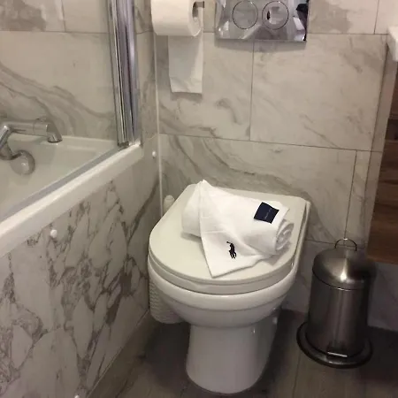 Apartamento Spacious One Flat Per Floor With Parking *