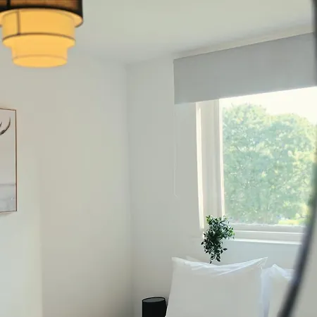 Stylish 3-bed In Leith Edimburgo