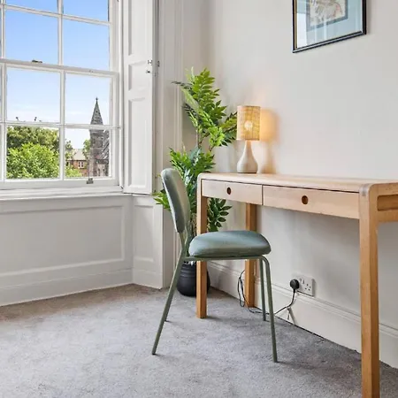 Apartment 1 Bedroom With Sleeps 3