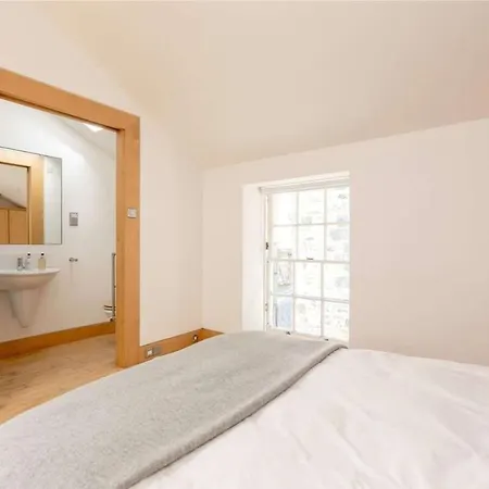 West End Retreat In Apartament