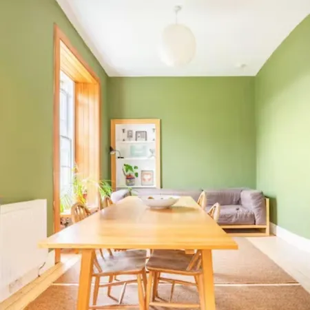 Apartment Flat *