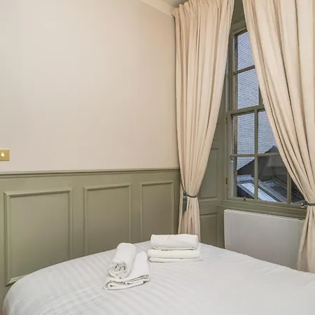 Charming Georgian Flat In The Heart Of - Pass The Keys