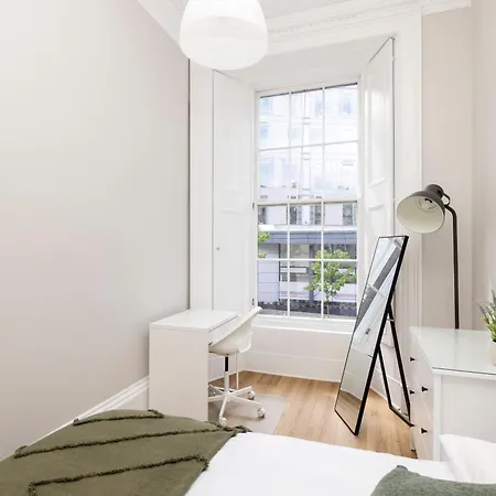 6-bedroom In The Heart Of West End * Edinburgh