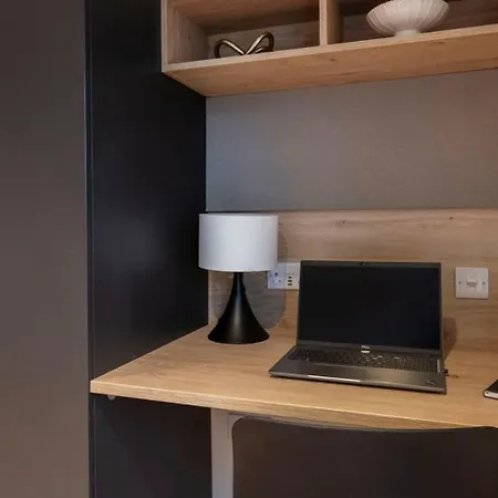 Straits Place In Apartment