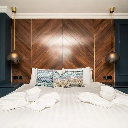 Apartment Stylish Hideaway In - Pass The Keys *