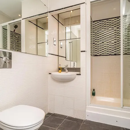Stylish Hideaway In - Pass The Keys