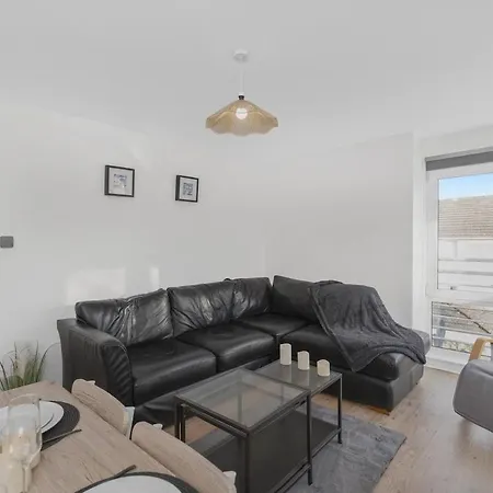 Apartment Saughton 2br Free Private Parking Near Tram Station Edinburgh