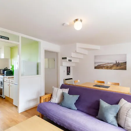 Serene 2bdr Retreat By Holyrood Park
